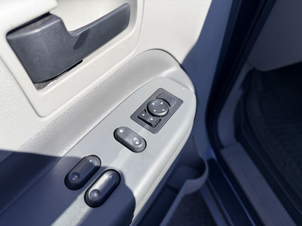 Photo 9 of this FORD FREESTAR