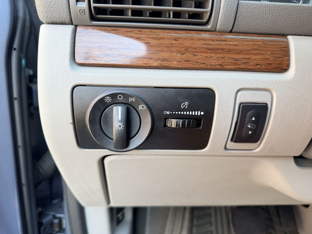 Photo 14 of this FORD FREESTAR