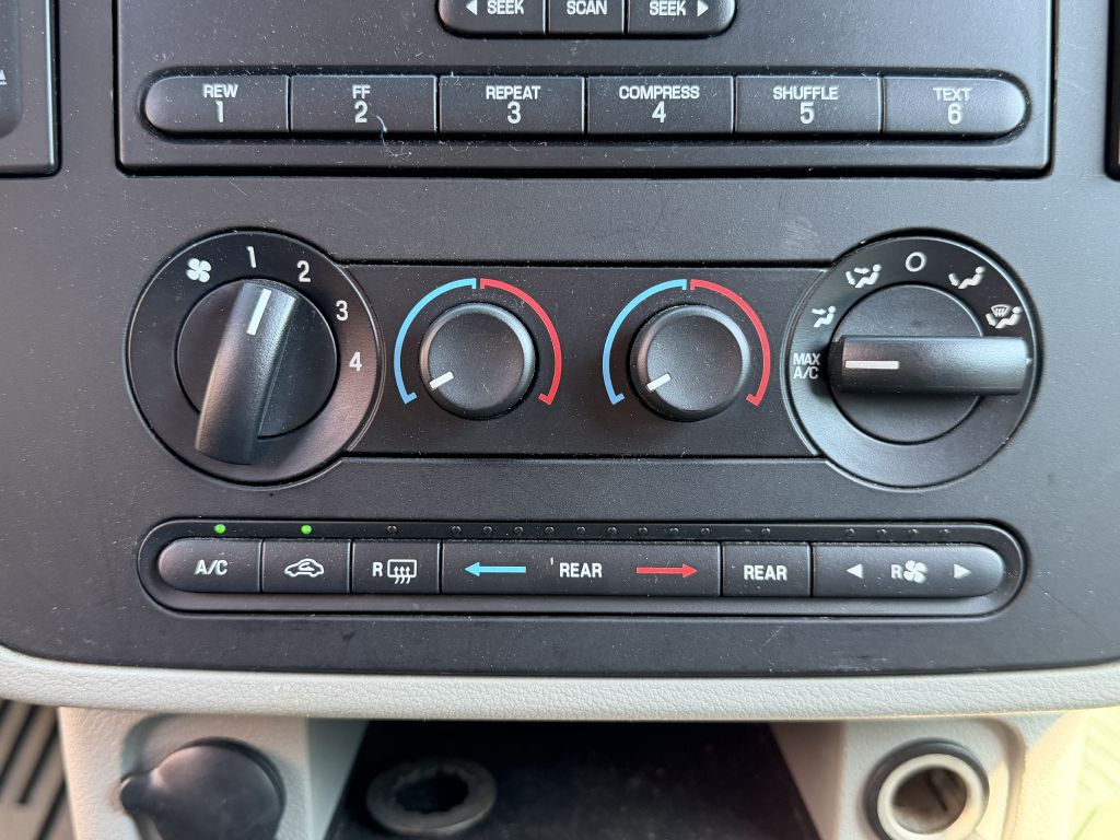 Photo 21 of this FORD FREESTAR