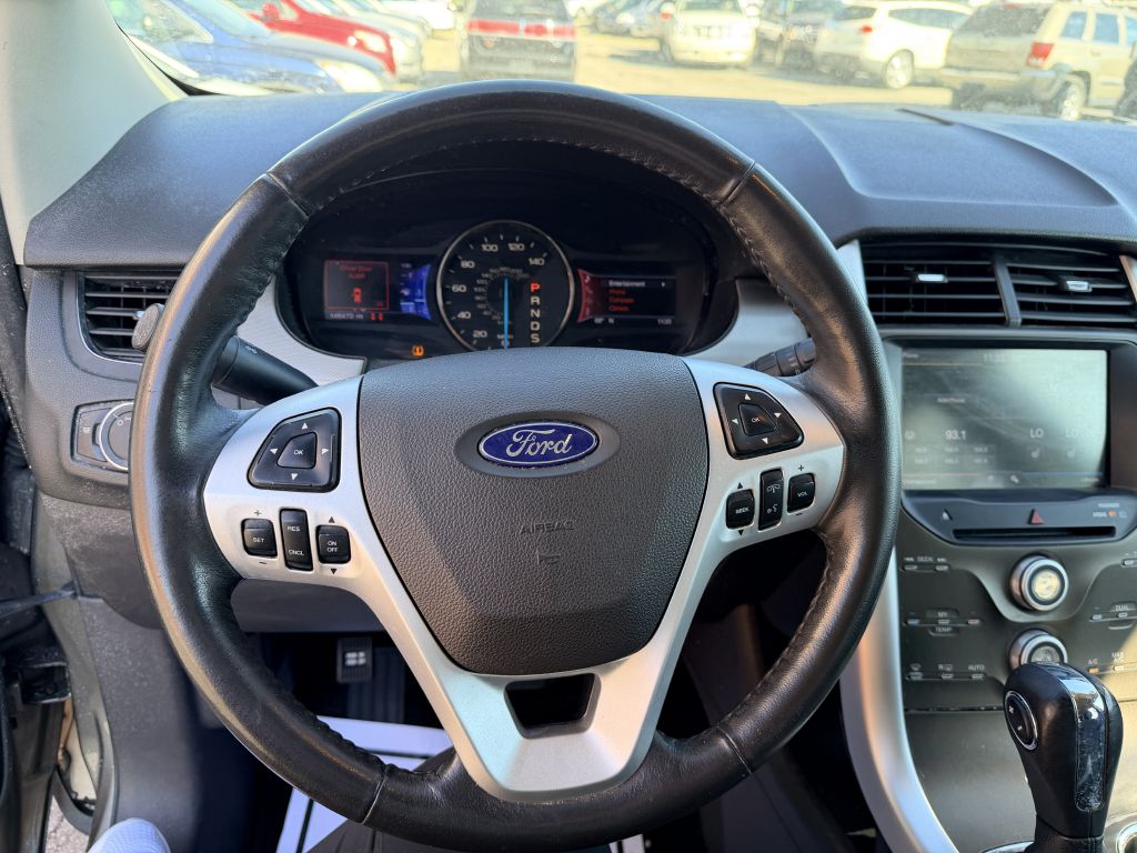 Photo 10 of this FORD EDGE