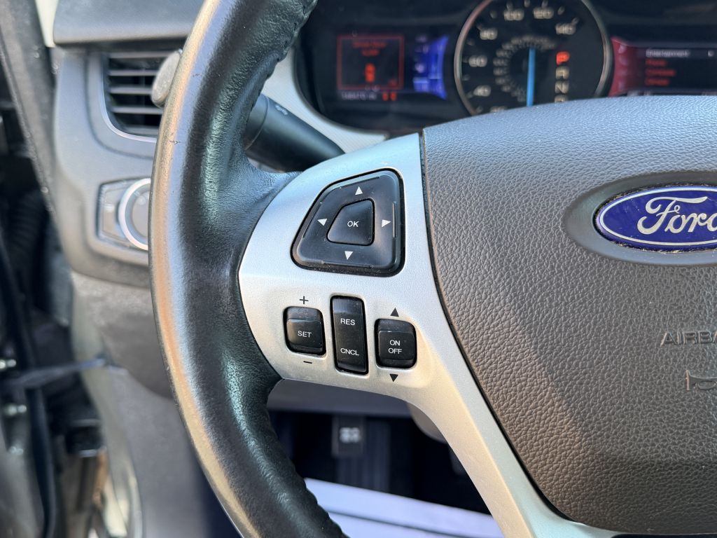 Photo 14 of this FORD EDGE