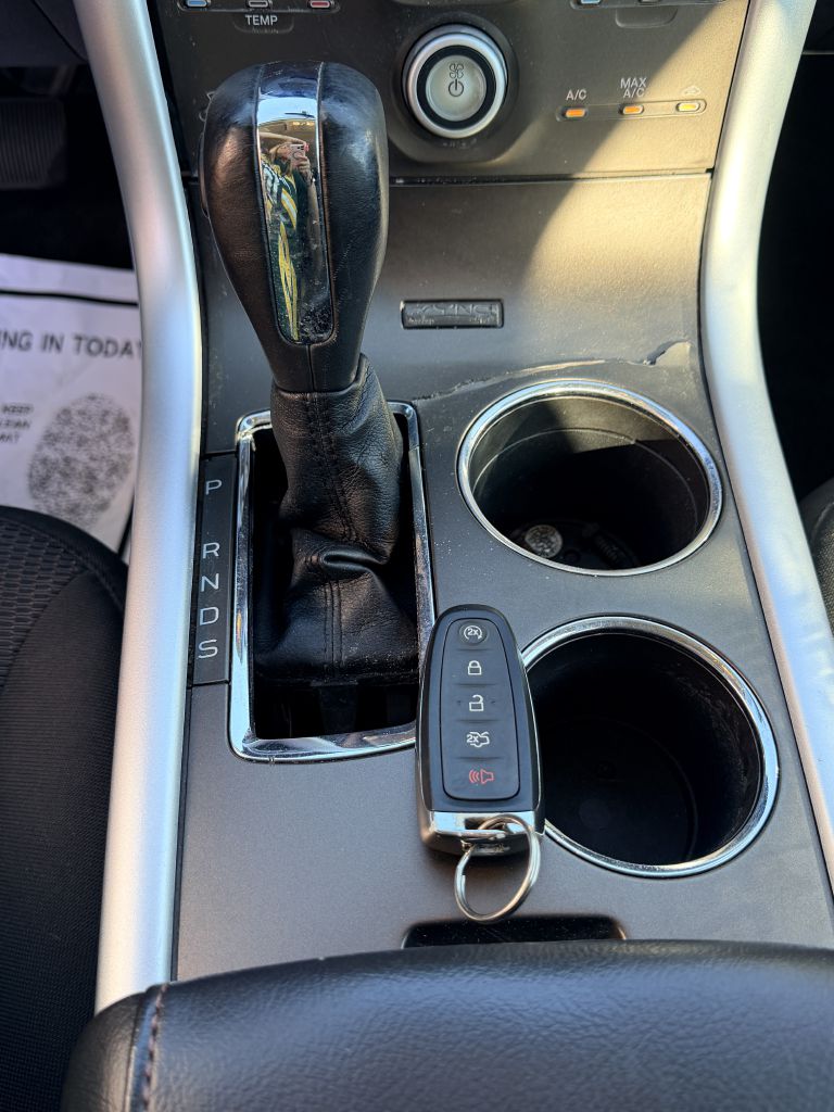 Photo 20 of this FORD EDGE