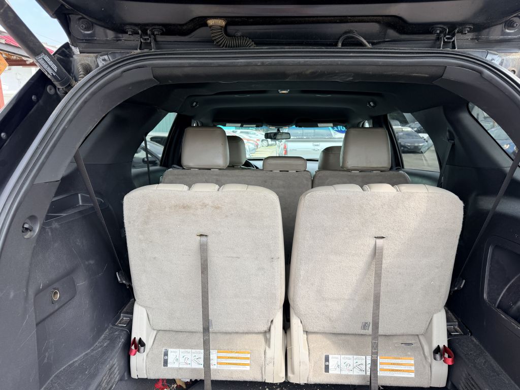 Photo 5 of this FORD EXPLORER