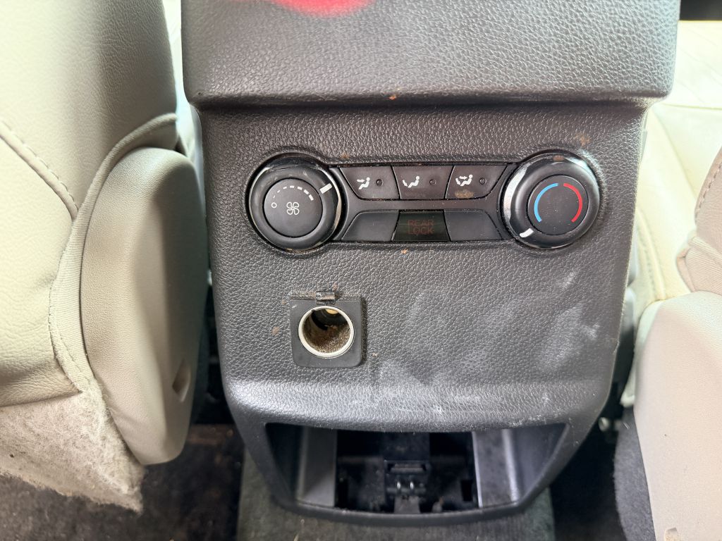 Photo 8 of this FORD EXPLORER