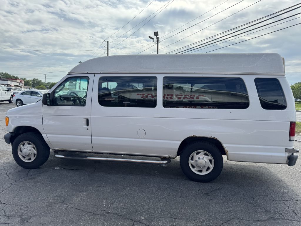 Photo 3 of this FORD ECONOLINE