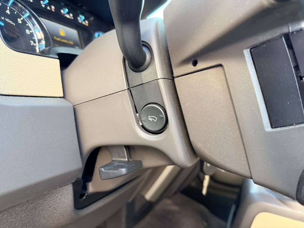 Photo 12 of this FORD F-150