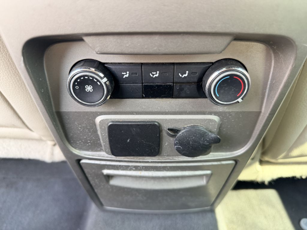 Photo 8 of this FORD FLEX