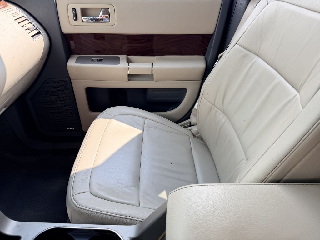Photo 14 of this FORD FLEX