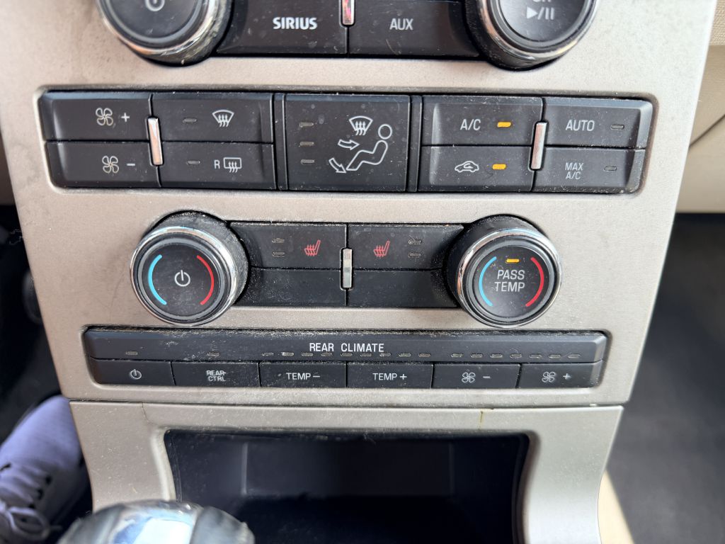 Photo 20 of this FORD FLEX