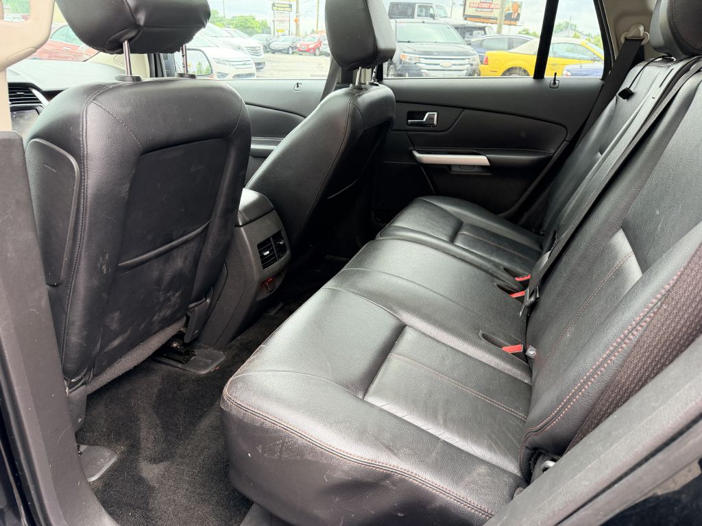 Photo 6 of this FORD EDGE