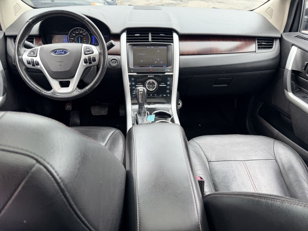 Photo 7 of this FORD EDGE