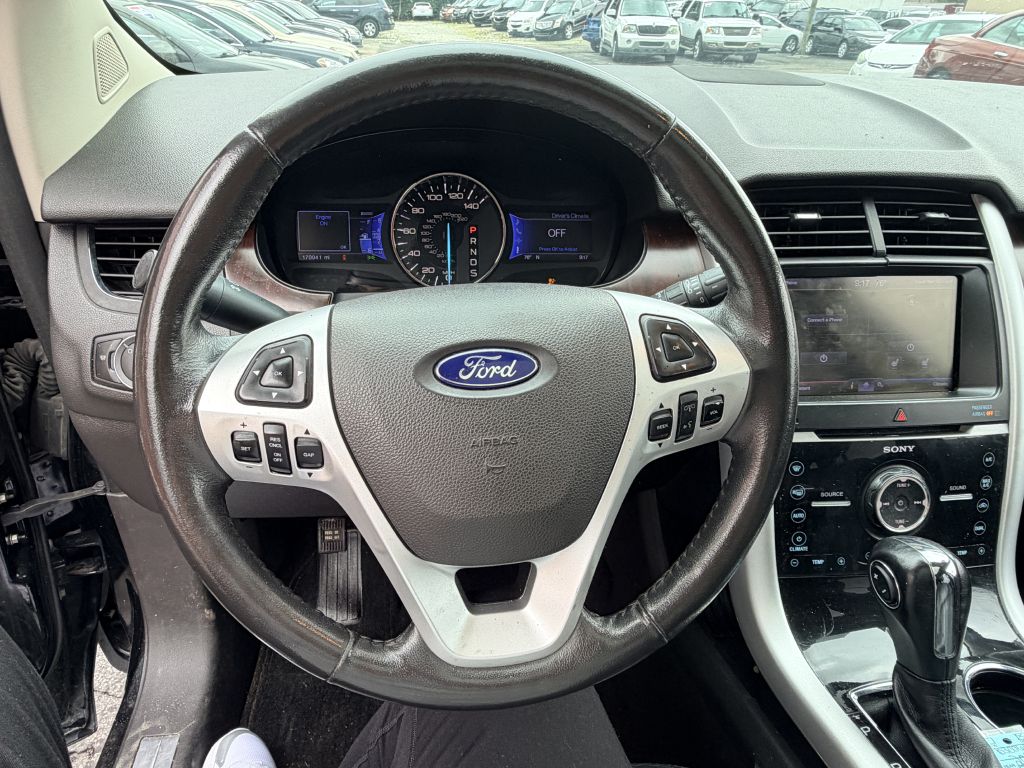 Photo 10 of this FORD EDGE