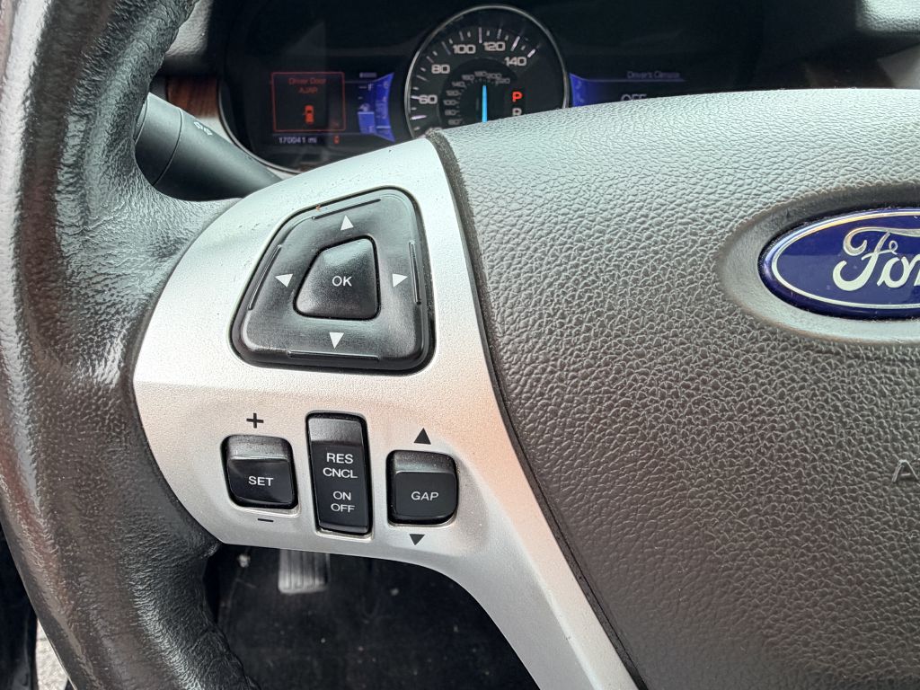 Photo 14 of this FORD EDGE