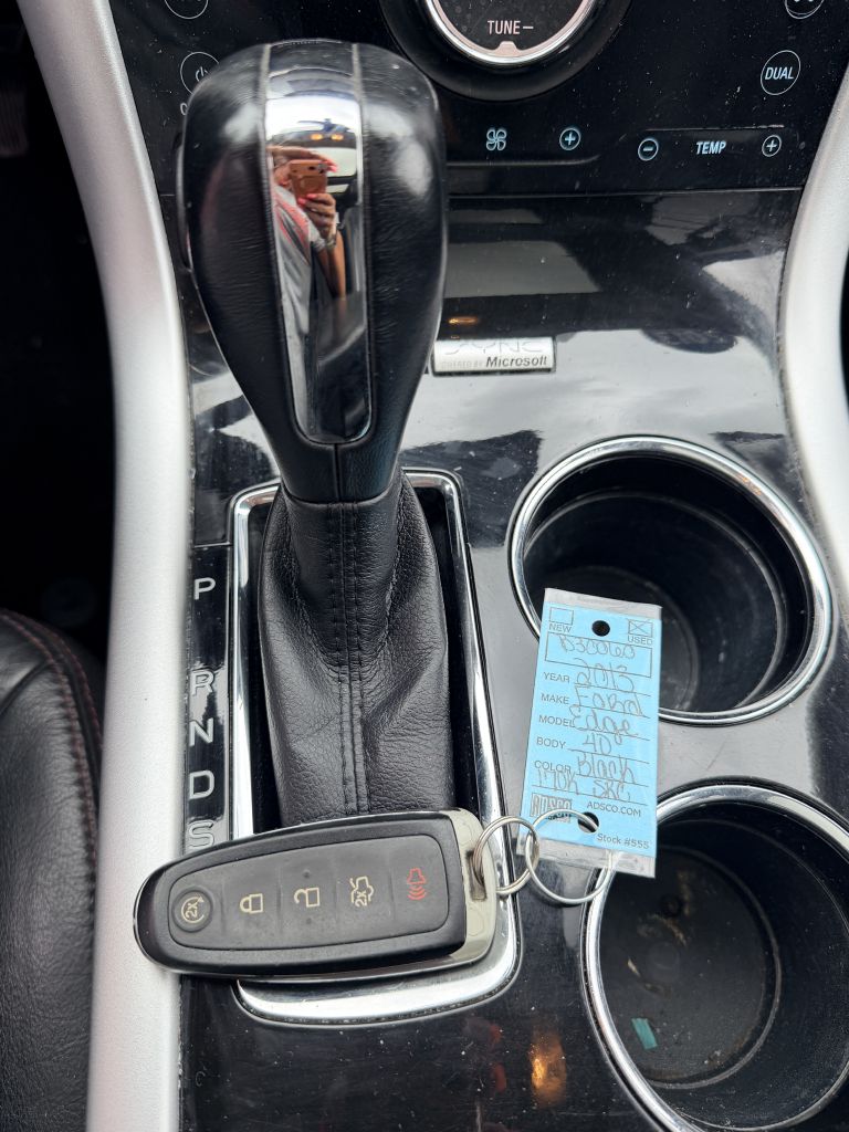 Photo 19 of this FORD EDGE