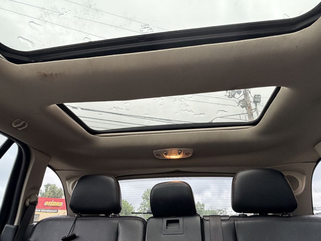 Photo 21 of this FORD EDGE