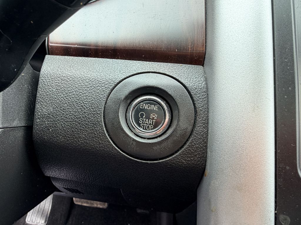 Photo 23 of this FORD EDGE