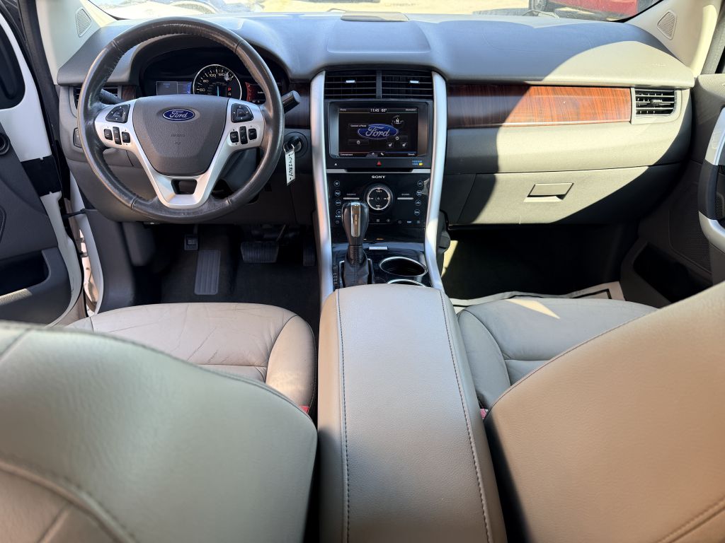 Photo 7 of this FORD EDGE