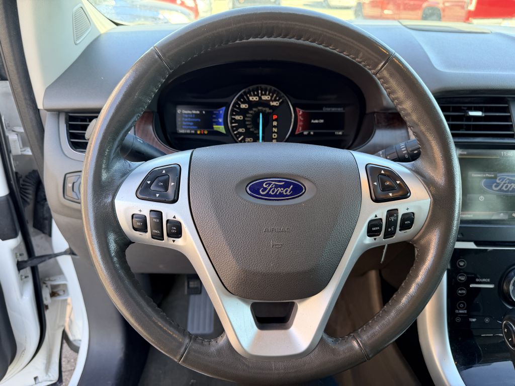 Photo 10 of this FORD EDGE