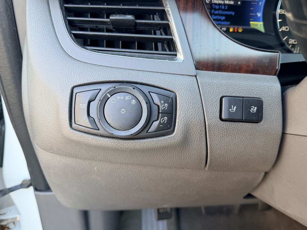 Photo 13 of this FORD EDGE