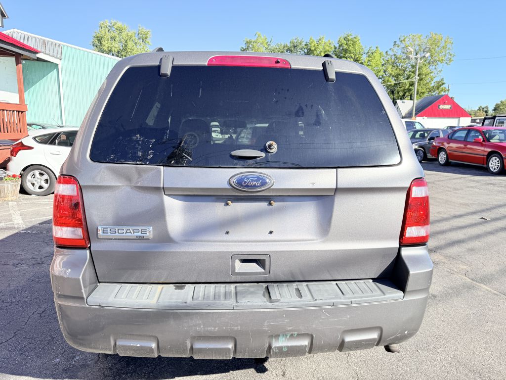 Photo 4 of this FORD ESCAPE