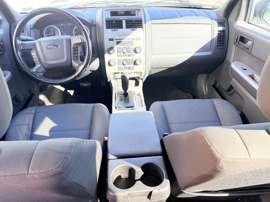 Photo 8 of this FORD ESCAPE