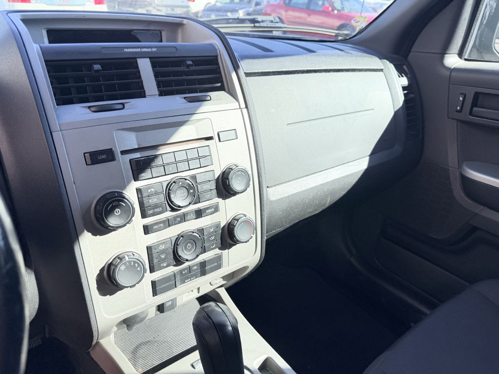 Photo 12 of this FORD ESCAPE