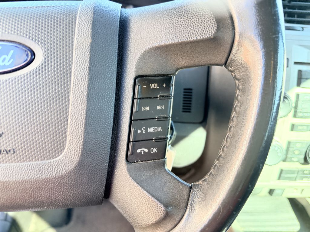 Photo 16 of this FORD ESCAPE