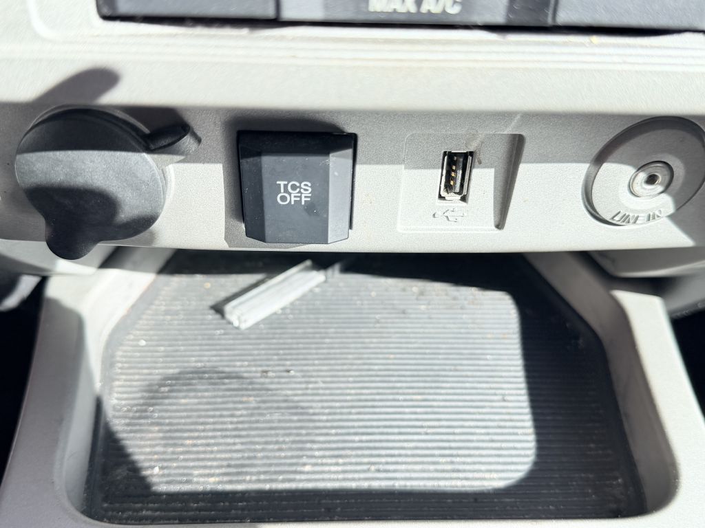 Photo 21 of this FORD ESCAPE