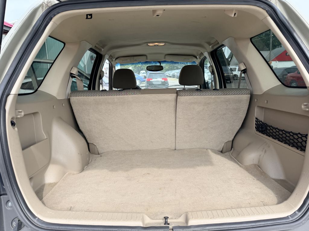 Photo 5 of this FORD ESCAPE