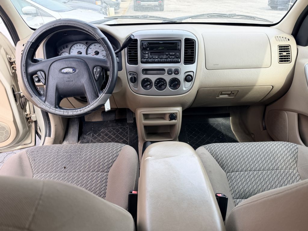 Photo 7 of this FORD ESCAPE