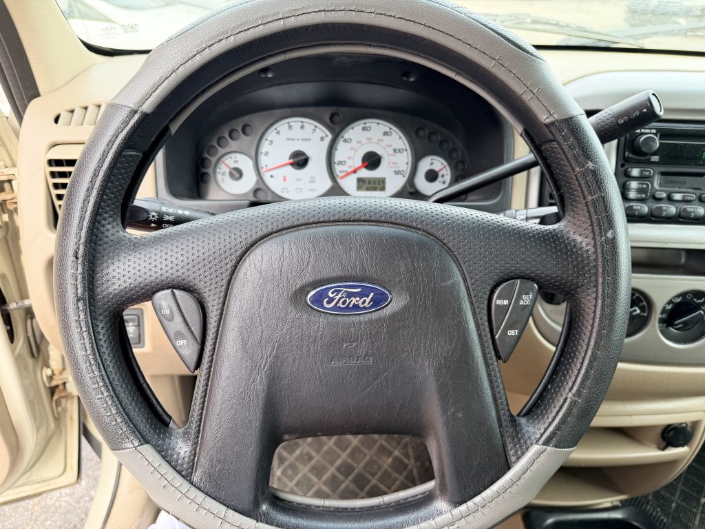 Photo 10 of this FORD ESCAPE