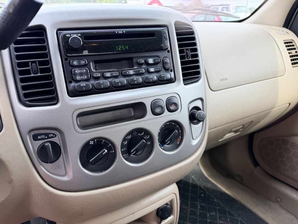 Photo 11 of this FORD ESCAPE