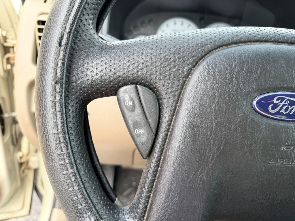 Photo 14 of this FORD ESCAPE