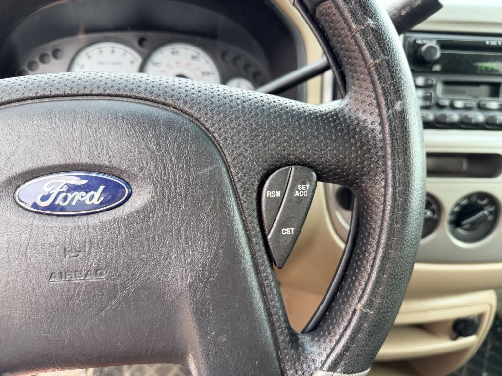 Photo 15 of this FORD ESCAPE