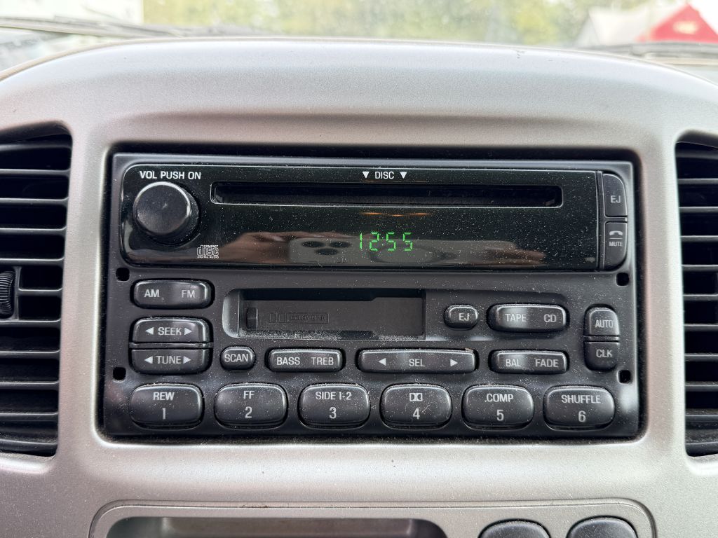 Photo 17 of this FORD ESCAPE