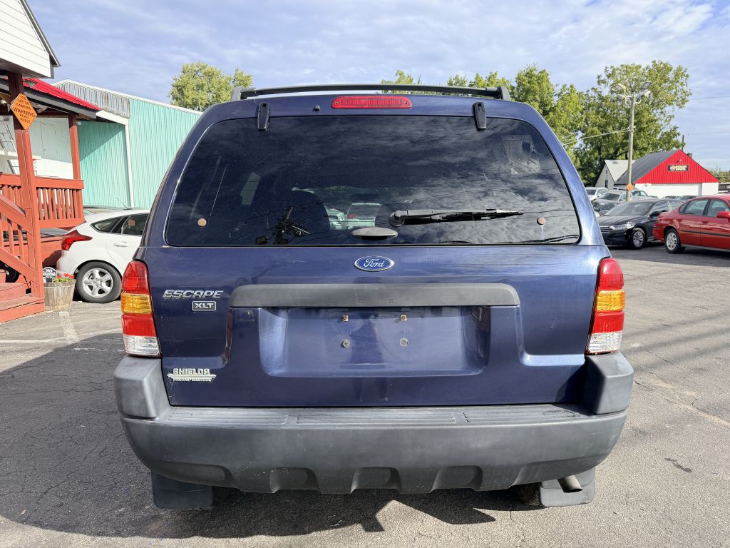Photo 4 of this FORD ESCAPE