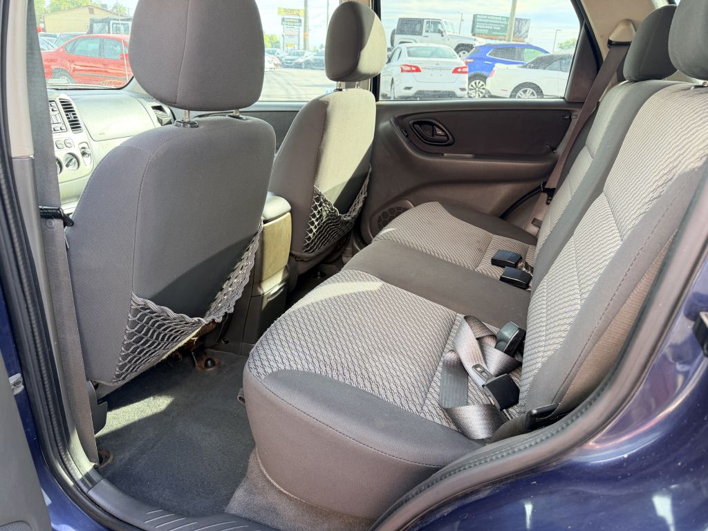Photo 6 of this FORD ESCAPE