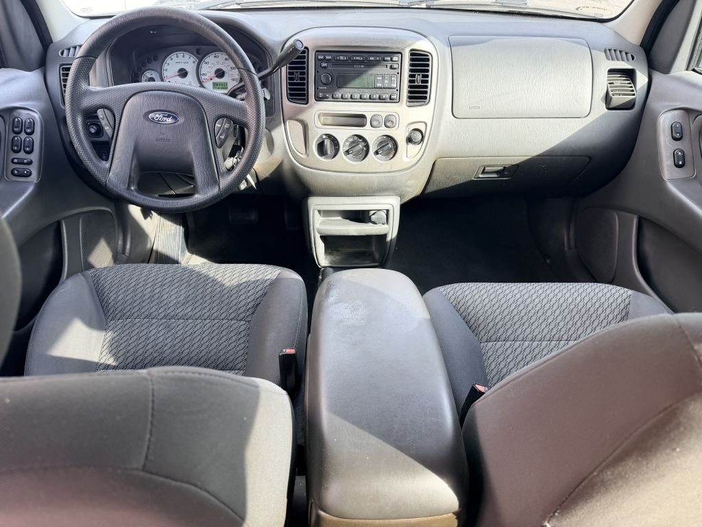Photo 7 of this FORD ESCAPE