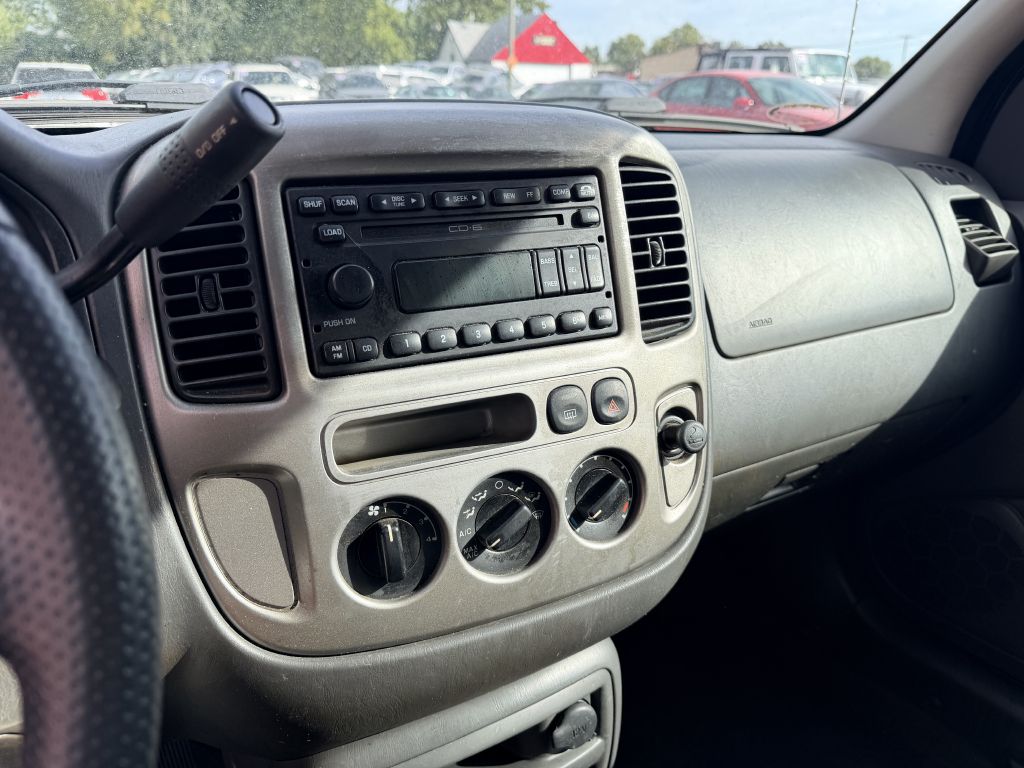 Photo 10 of this FORD ESCAPE