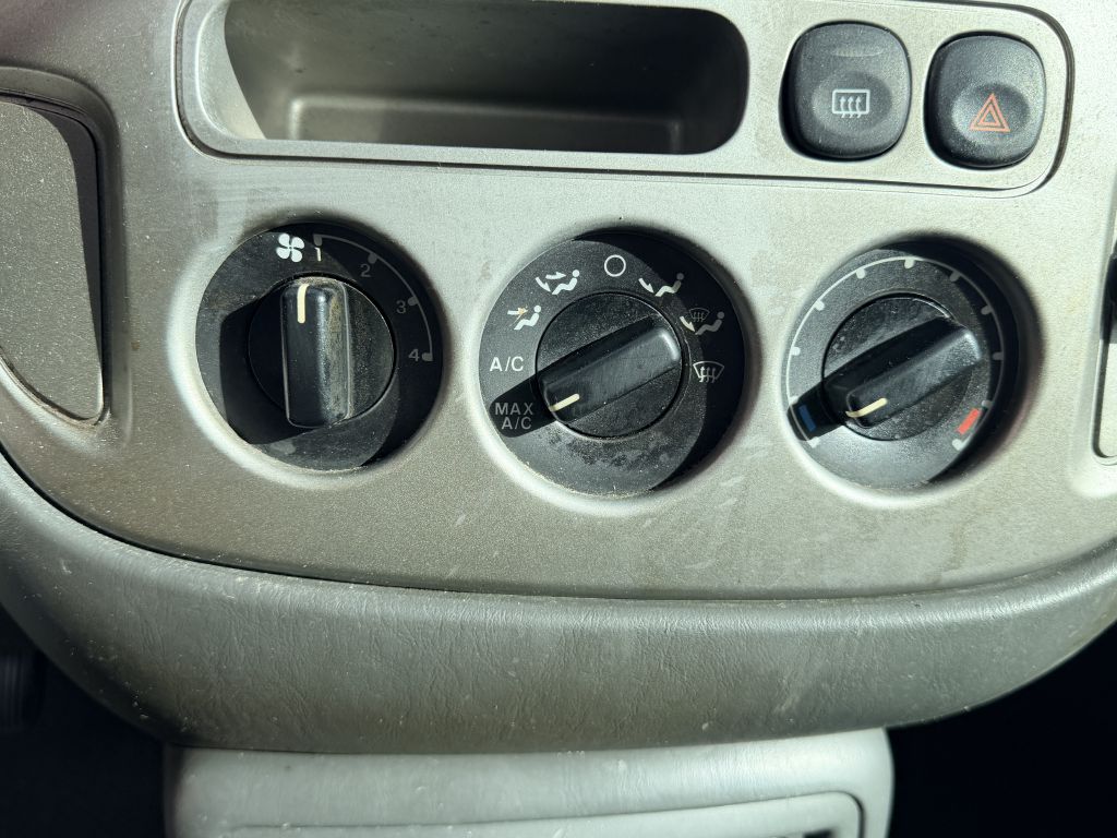 Photo 17 of this FORD ESCAPE