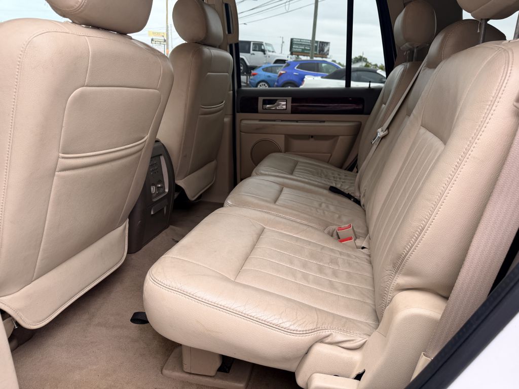 Photo 7 of this LINCOLN NAVIGATOR