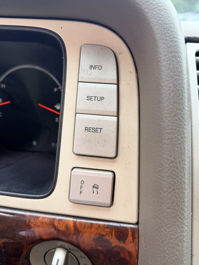 Photo 20 of this LINCOLN NAVIGATOR