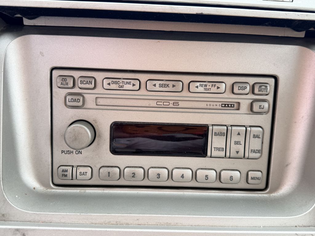 Photo 22 of this LINCOLN NAVIGATOR