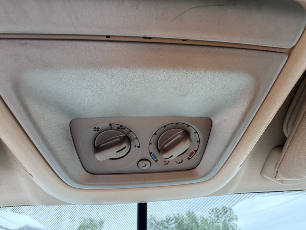 Photo 27 of this LINCOLN NAVIGATOR