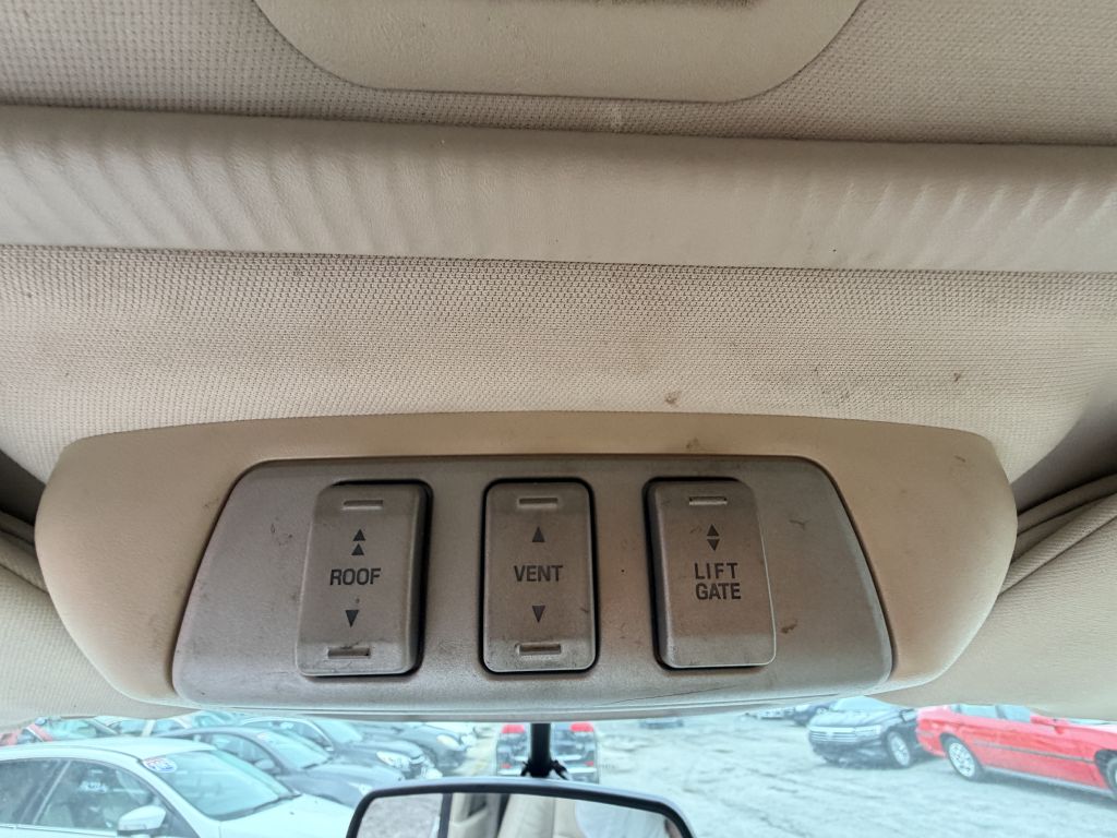 Photo 28 of this LINCOLN NAVIGATOR