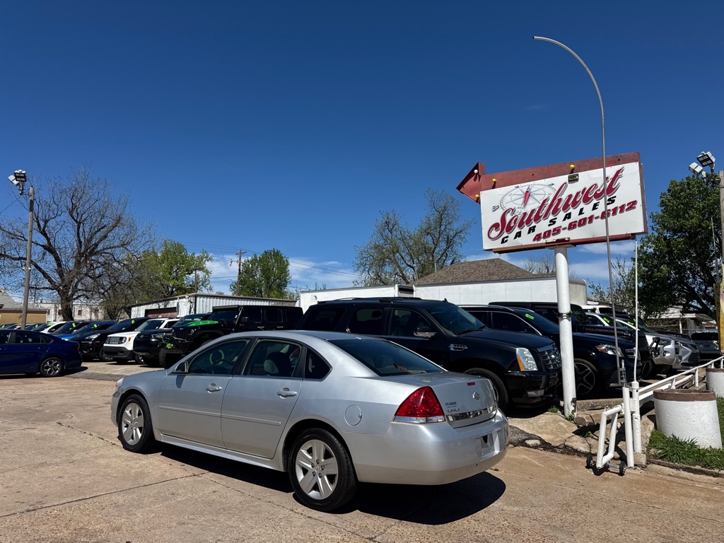 View vehicle photo 4