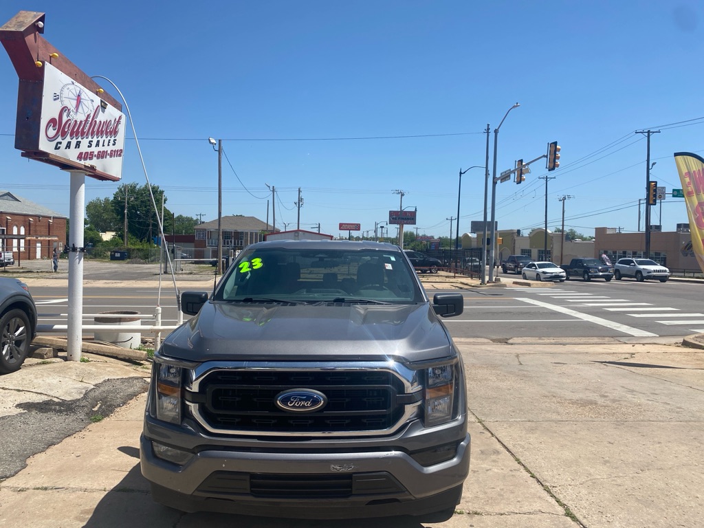 View vehicle photo 2