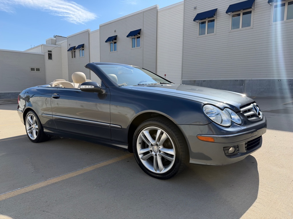 Gray 2008 Mercedes-Benz CLK Coupe Rear-Wheel Drive Automatic