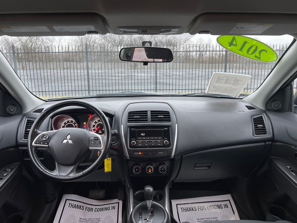 Photo 14 of this MITSUBISHI OUTLANDER SPORT