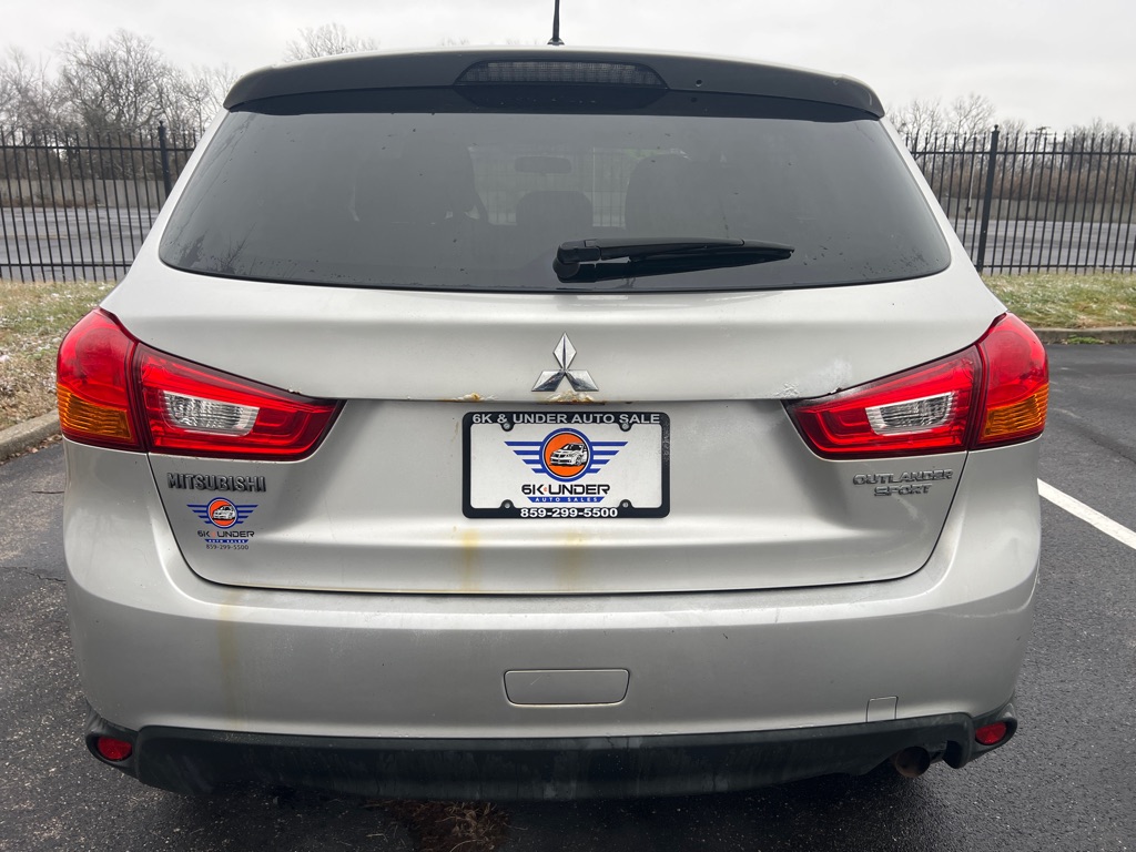 Photo 6 of this MITSUBISHI OUTLANDER SPORT